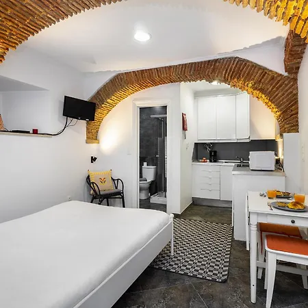 Whome Cozy Alfama Haven: Perfect For Exploring Appartement Lisboa
