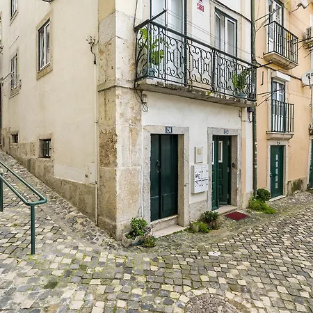 Whome Cozy Alfama Haven: Perfect For Exploring Daire